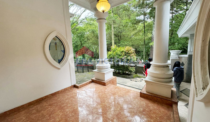 Jual Rumah Strategis, Hook dan Luas, Dekat Sekolah Bina Bangsa 2