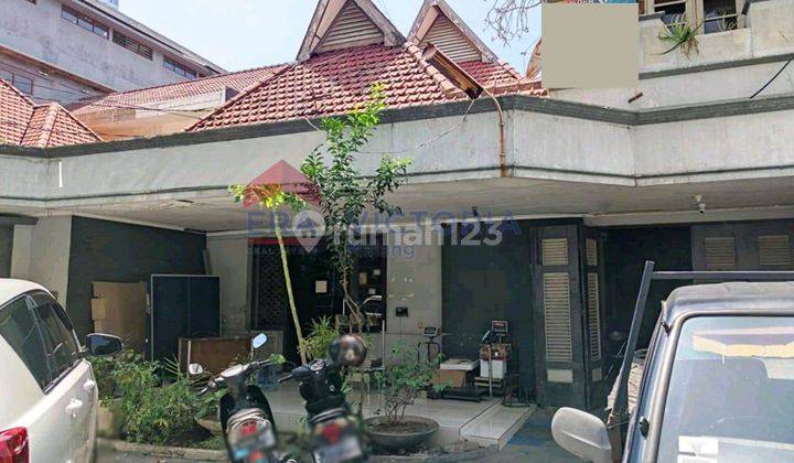 Rumah Lokasi Pusat Kota Surabaya Cocok untuk Klinik, Kantor, Cafe  1