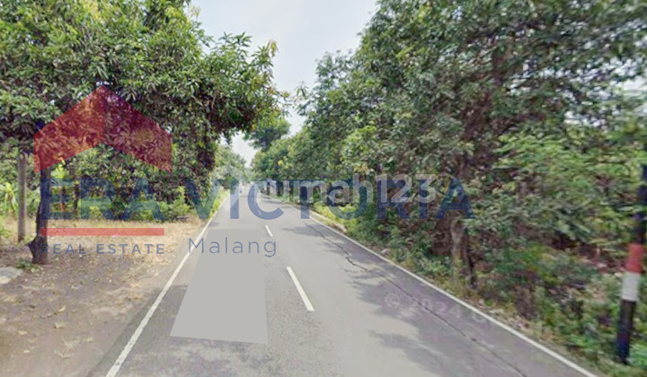 Land for Sale by Busy Roadside Near Industrial Area, Suitable for Business