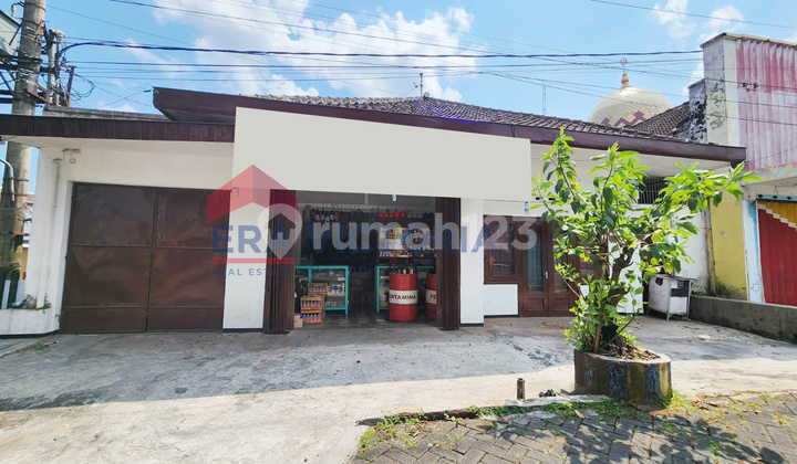 Commercial House on Tumpang Axis, Busy Location, Bromo Tourism Route, Near Market