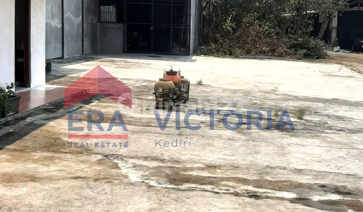 Warehouse for Rent 923 m2 with SHM in Bogem Gurah, Kediri Regency