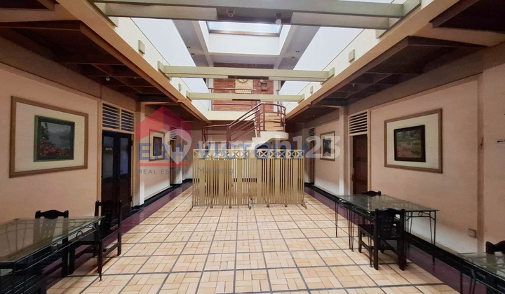 Hotel Strategis di Jantung Kota Malang Dekat Tugu & Stasiun Kota Baru