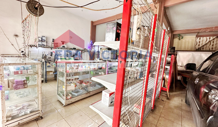 Shophouse For Sale on Main Road, Strategic Location Near Various Business Areas 2
