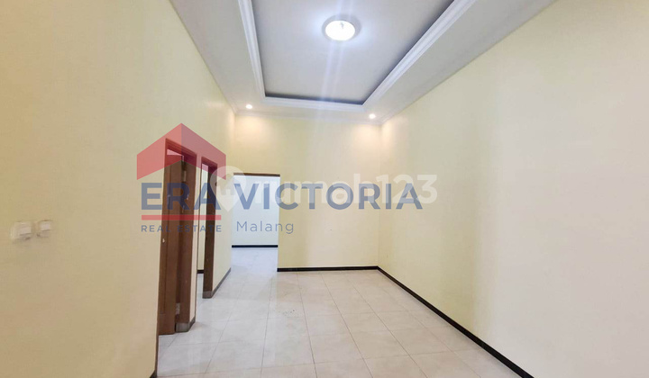 Strategic House in Pakis Kedungrejo Area, Main Road Suitable for Residence & Business