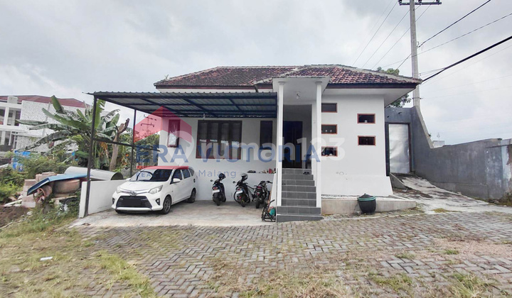 Strategic House in Dau Malang, Near Ar Rohmah Putri, Potential for Guesthouse