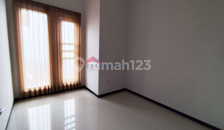 Villa Sejuk dengan Panorama Gunung, Dekat Wisata Cangar & Petik Buah 2