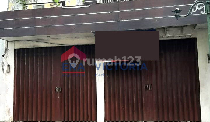 For Sale: Nice Ready-to-Use Shop House Suitable for All Businesses in Pare, Kediri. For Sale: Nice Ready-to-Use Shop House Suitable for All Businesses in Pare, Kediri.