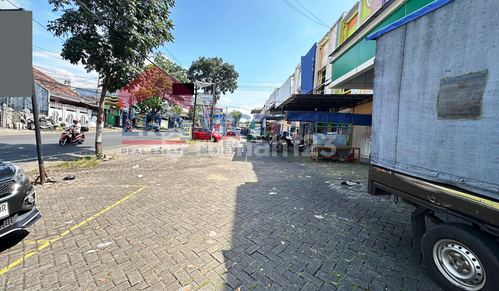 Strategic Shop House Near Singosari Toll Road, Bustling Main Road, Rarely Available 2