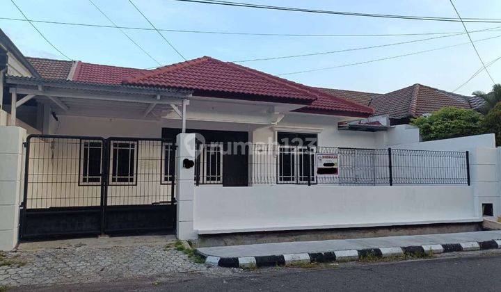 Disewakan Rumah Sutorejo Prima Row 3 Mobil Kamar 4  1