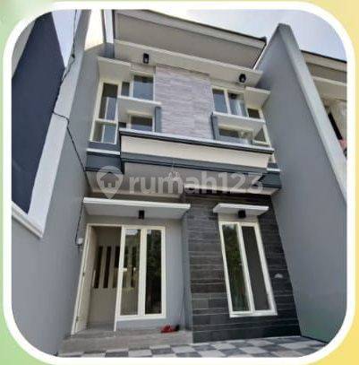 Rumah Modern Minimalis Gress 2 Lantai Mulyosari, Surabaya Timur 1