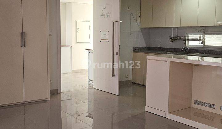 Apartment 4 BR Semi Furnished di Rainbow Springs Condovilla 1