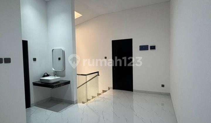 For Sale Brand New 2-Storey House with SHM Ready to Live in Alam Sutera 2