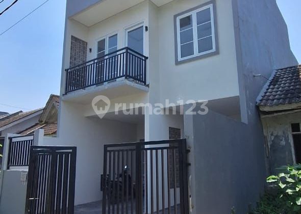 Disewakan Rumah Baru Semi Furnished Di Griya Parahita BSD 1