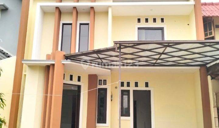 Disewakan Rumah 2 Lantai Semi Furnished di Alam Sutera 1