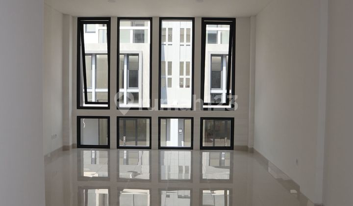 For Rent: Delrey 3-Story Shophouse in BSD, South Tangerang For Rent: Delrey 3-Story Shophouse in BSD, South Tangerang