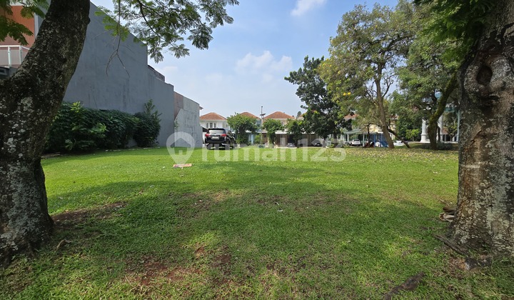 Corner Lot Body in Versailles BSD, South Tangerang Corner Lot Body in Versailles BSD, South Tangerang