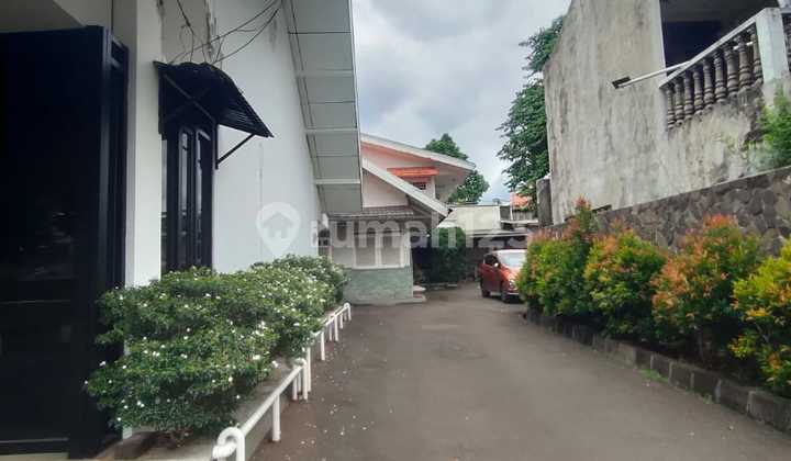 Rumah Cantik 2 Lantai di Mampang Prapatan, Jakarta Selatan 2