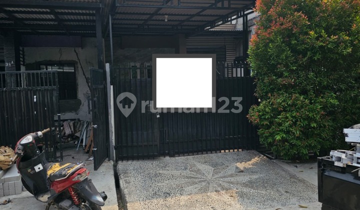 Rumah 2 Lantai Lokasi Strategis di Taman Royal 1, Tangerang Rumah 2 Lantai Lokasi Strategis di Taman Royal 1, Tangerang