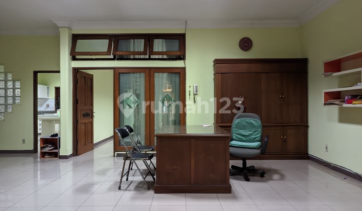 Rumah Bagus 2 Lantai di Jalan Siliwangi, Sukabumi 2