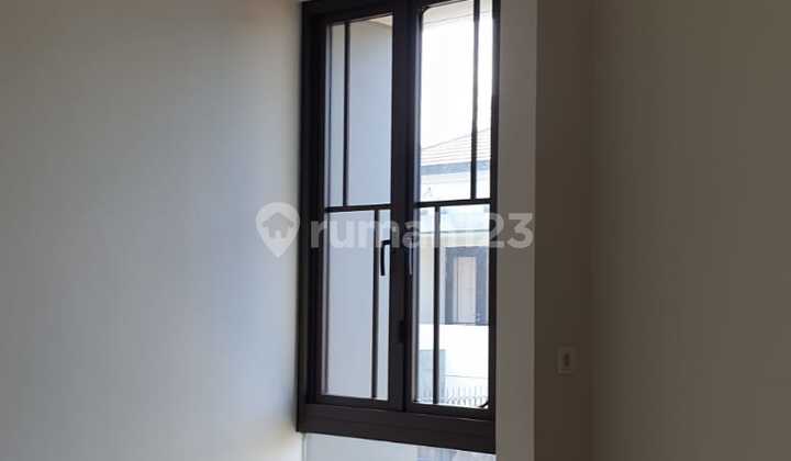 Rumah 2 Lantai di Sutera Alba Renata Alam Sutera, Tangerang Selatan 2