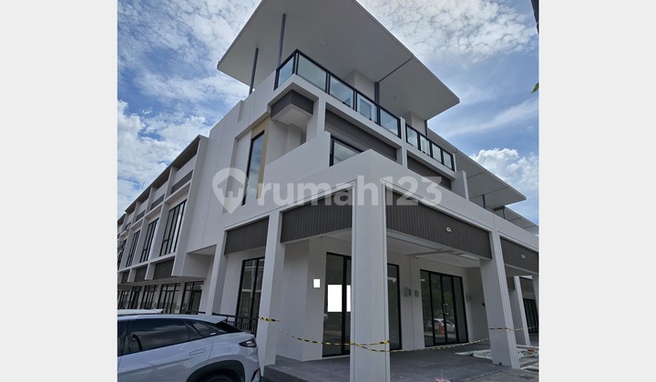 Ruko Sorrento Grande East 3 Lantai di Gading Serpong, Tangerang
