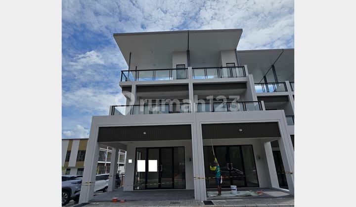 Sorrento Grande 3-Story Shop House in Gading Serpong, Tangerang