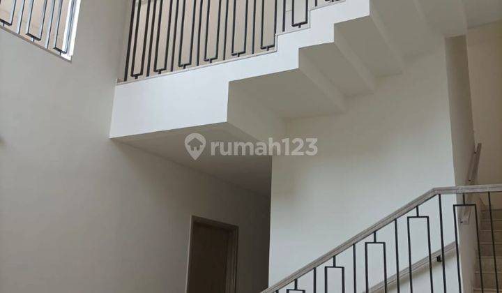 Rumah Mewah Ada Lift di Cluster Laurel Navapark Bsd City 2