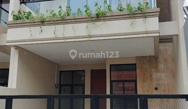 Rumah minimalis moderen siap huni dekat tol jstiwaringin 1