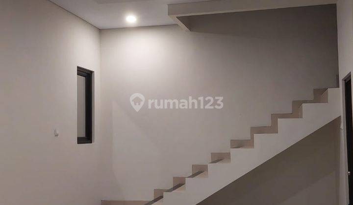 Rumah 2 Lantai Baru Semi Furnished SHM di Jl. Timoho, Rw.02, Demangan, Kec. Gondokusuman, Kota Yogyakarta, Daerah Istimewa Yogyakarta 55221, Yogyakarta 2