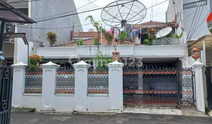 Dijual Rumah Dalam Lingkungan Nyaman Dan Asri Di Lokasi Strategis Di Tebet