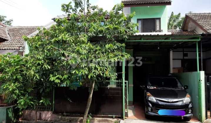 For Sale: 2-Story House in a Comfortable, Lush, and Quiet Complex in Sawangan Permai, Depok.