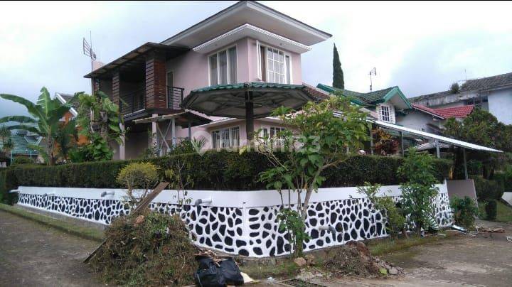 Dijual Rumah 2 Lantai Dalam Komplek Yang Asri & Nyaman Di Komplek Green Apple Cipanas 1