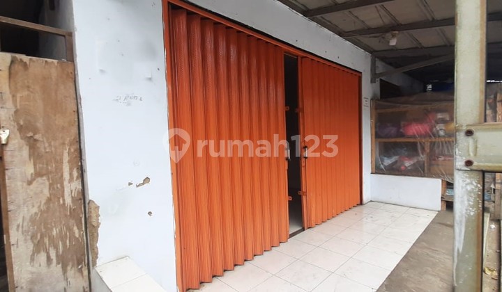 Minimalist Kiosk in Downtown Terate Udik Cilegon