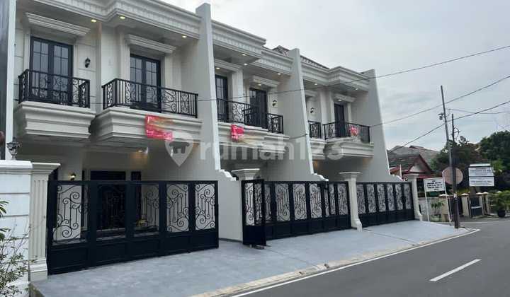 Rumah Klasik Mewah Cempaka Putih Strategis dan Nyaman! Hsnys 4,7 M Rumah Klasik Mewah Cempaka Putih Strategis dan Nyaman! Hsnys 4,7 M