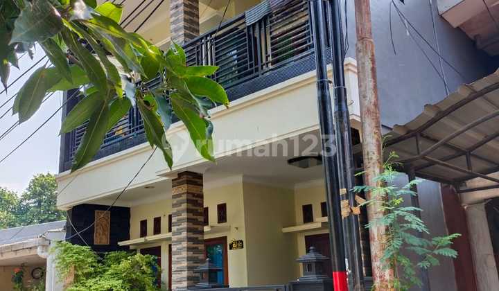 Rumah 3 Lantai Pondok Kopi, Dekat Stasiun, Bebas Banjir 2