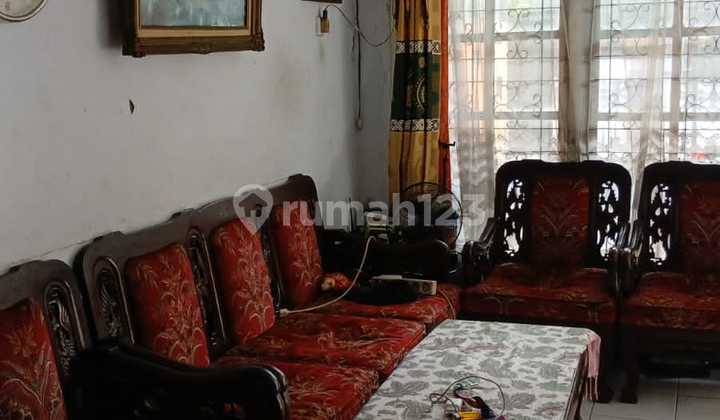 Ready-to-Occupy 2-Story House Below Market Price in Pondok Kelapa