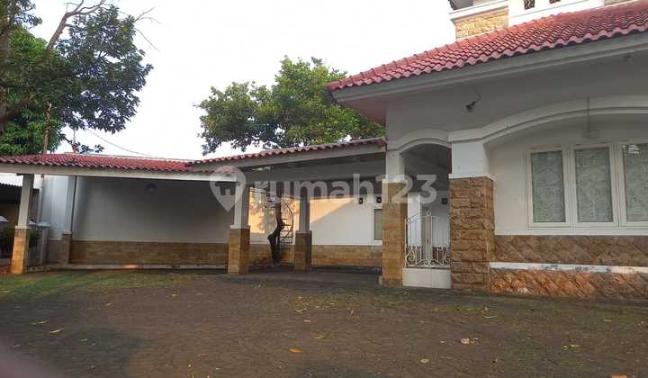 Rumah Megah Mewah Jakarta Selatan, Garasi 15 Mobil Shm 2