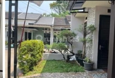 Hoom House 102M in Jatiwarna with Roadside Access Only 950 Million!! 2
