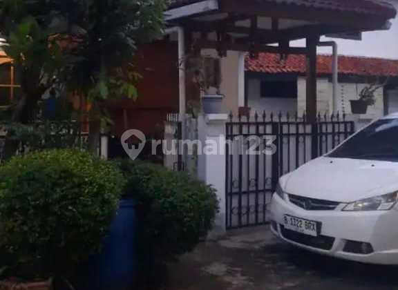 Rumah Bagus Harga Murah 2 Lantai Lokasi Strategis