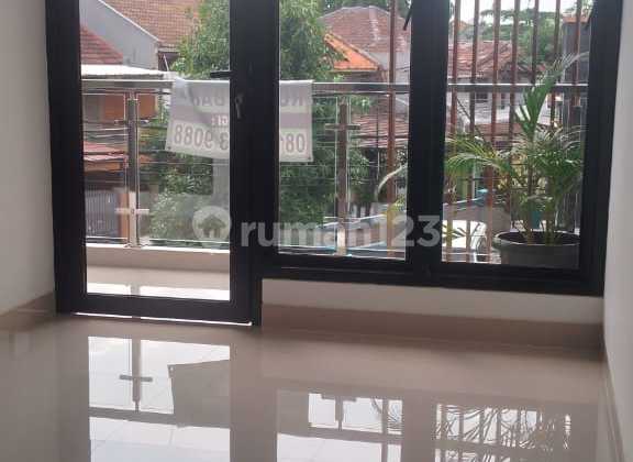 Runah Mewah 2 Lantai Lt Lb 140 Cocok untuk Keluarga Besar Pondok Kelapa 2