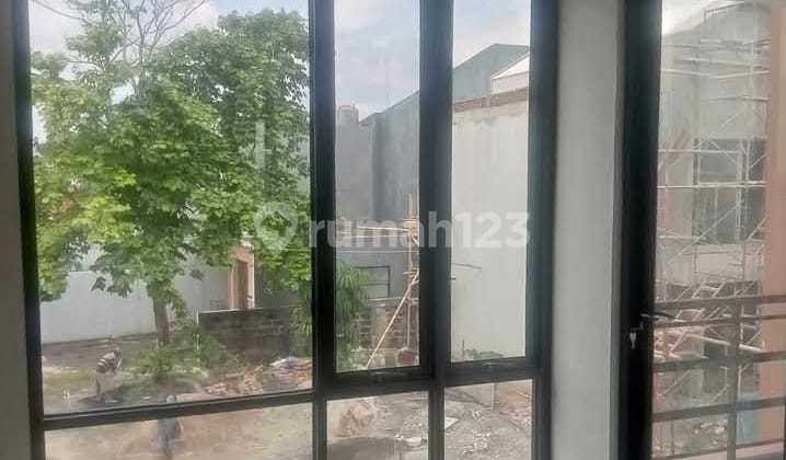 Rumah Baru 2 Lantai Carport 2 Mobil Cikunir, Strategis 2