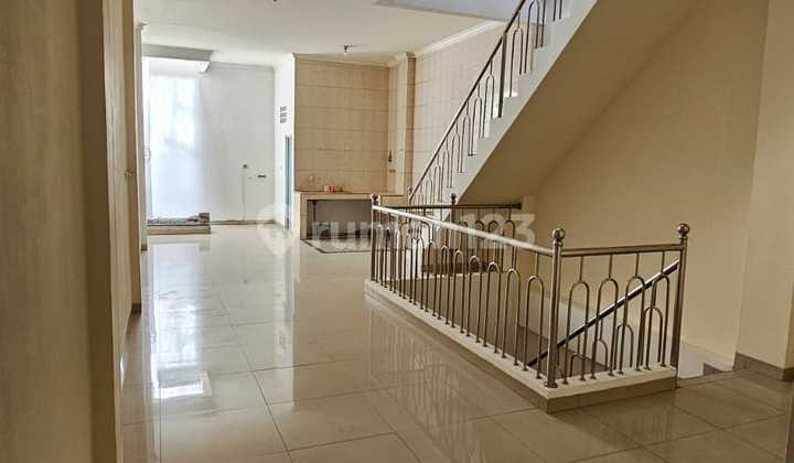 Ruko 3 Lantai Jual Cepat