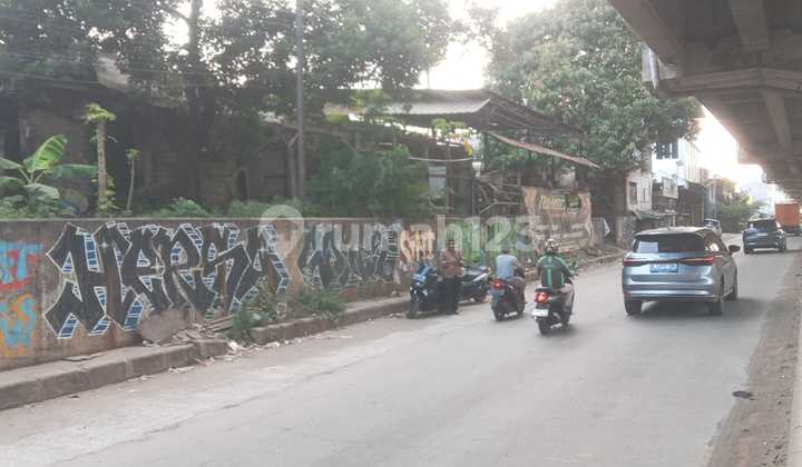 Smart Business! 360m² Land in Kalimalang, High Visibility