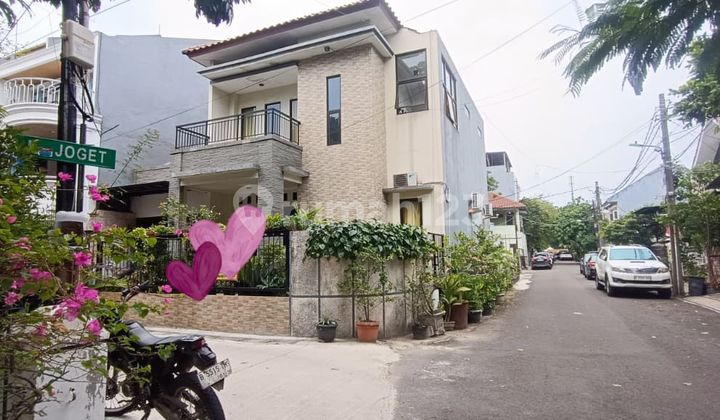 Rumah Hoek Strategis di Kelapa Gading Timur Depan Taman & Masjid, Tol