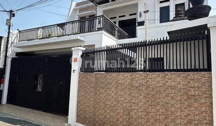 Rumah Elegan Full Bata Merah Carport 2 Mobil Rumah Elegan Full Bata Merah Carport 2 Mobil