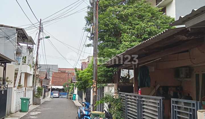 Rumah 2 Lantai Bagus Strategis  1