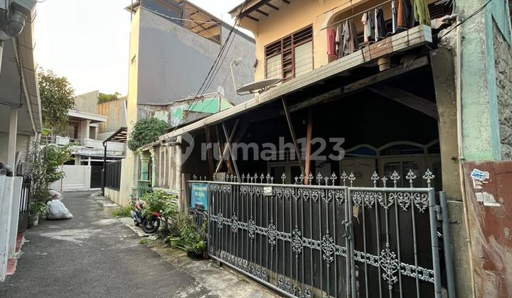 2-Storey Flood-Free House in Strategic East Tebet & Negotiable!