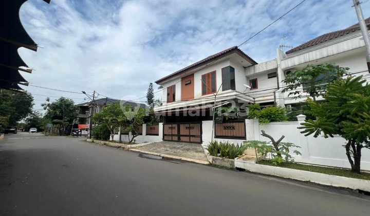 Rumah Luas, Nyaman, dan Strategis di Pondok Kelapa