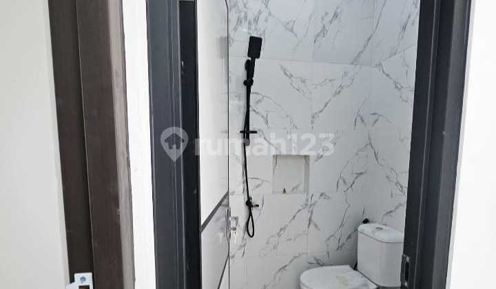 Rumah Impian Terwujud! Rumah 2 Lantai di Bintara! 2