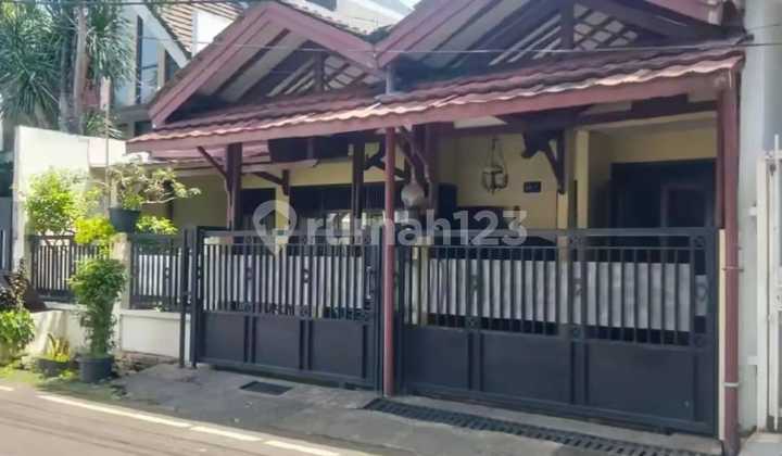 Rumah Idaman di Duren Sawit! 5 Kamar, 3 Kamar Mandi, Fasilitas Lengkap! 2